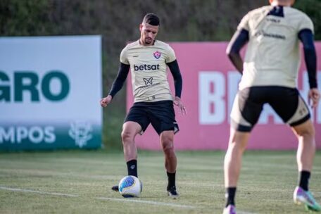 Matheusinho e Ricardo Ryller treinam, mas seguem como dúvidas