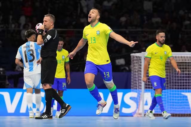 É Hexa! Brasil bate Argentina e leva o título da Copa do Mundo de Futsal