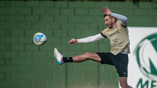 Cáceres Recorda Tempo no Atlético-MG