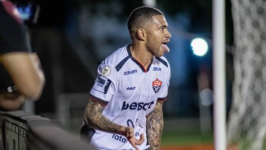 Vitória Renova Lucas Esteves