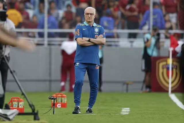 Dorival lamenta empate da Seleção contra a Venezuela