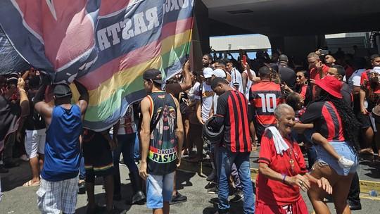 Vitória: Festa de Boas-Vindas no Aeroporto