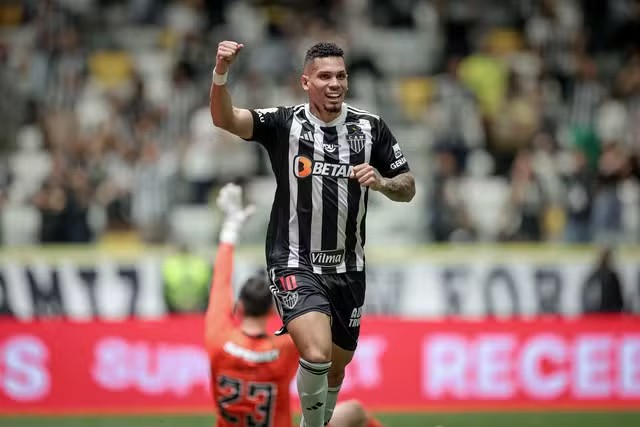 Mercado Quente! Palmeiras encaminha contratação de Paulinho do Galo