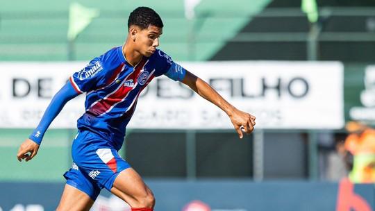 Atacante de 17 anos renova com Bahia