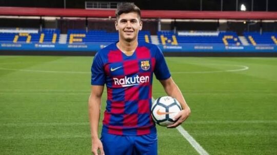 Ex-zagueiro do Barcelona na mira do Bahia