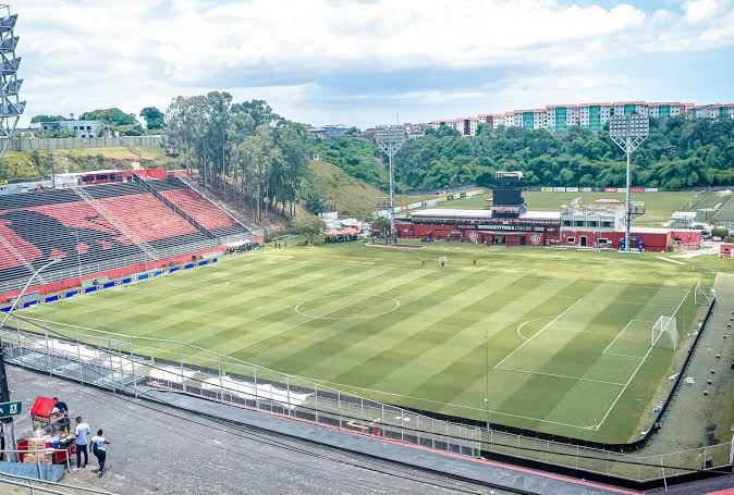 Vitória recebe o Sousa-PB no Barradão pelo Nordestão