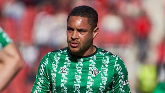 Palmeiras e Vitor Roque: Negócio depende do Barcelona