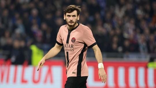 Lyon contesta PSG sobre Kvaratskhelia