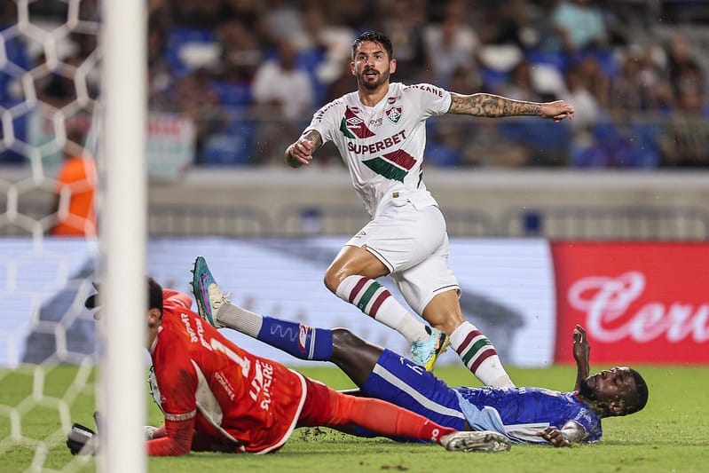 Jogou muito! Everaldo se destaca em goleada do Flu na Copa do Brasil