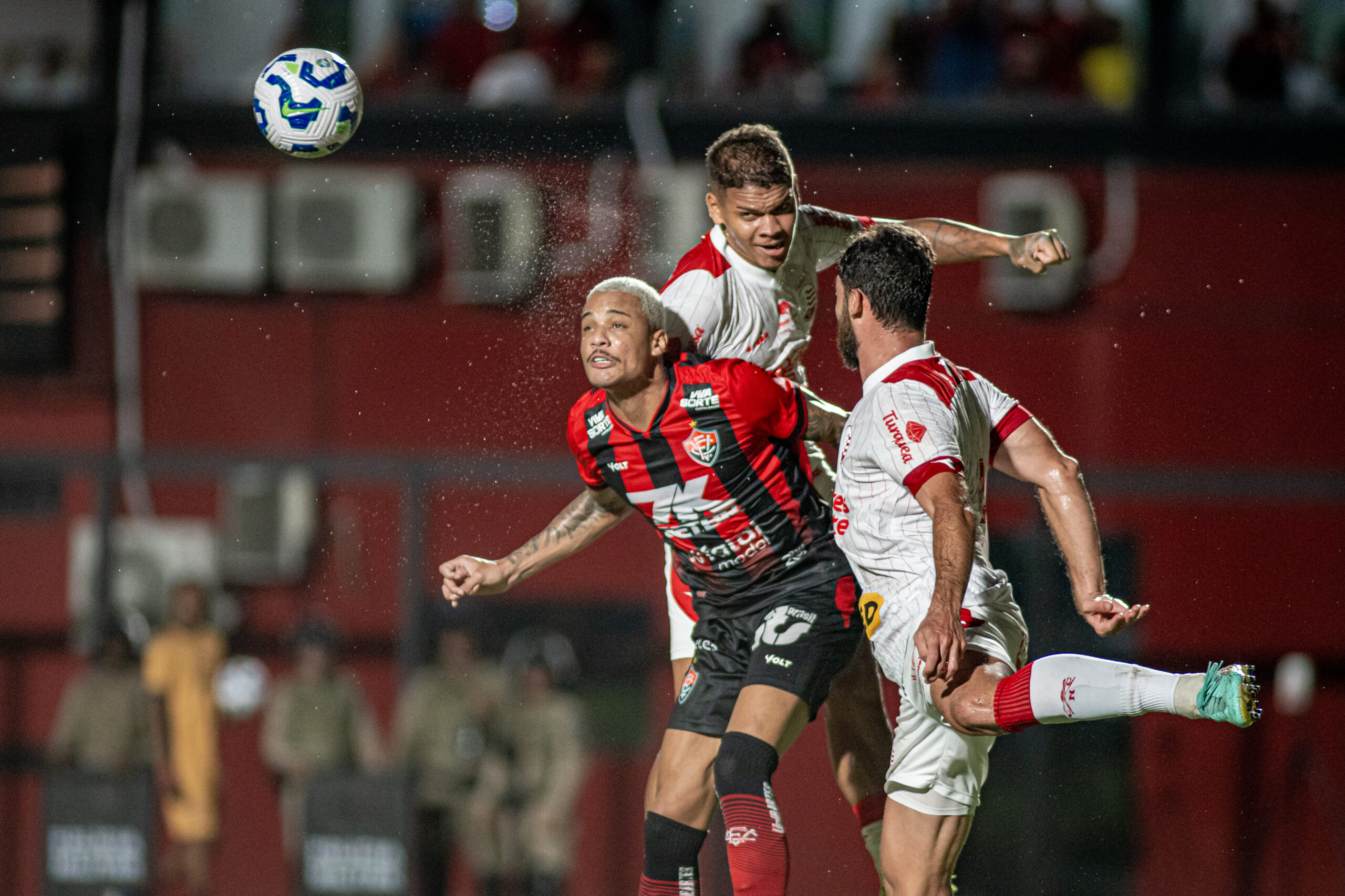 Vitória sucumbe diante o Náutico, e tem eliminação inesperada na Copa do Brasil