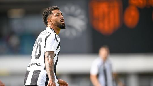 Douglas Luiz rebate críticas na Juventus