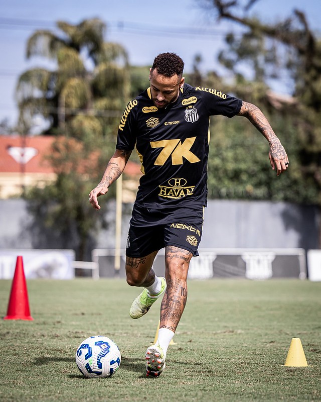 Neymar avança na recuperação e Furch retorna ao grupo principal