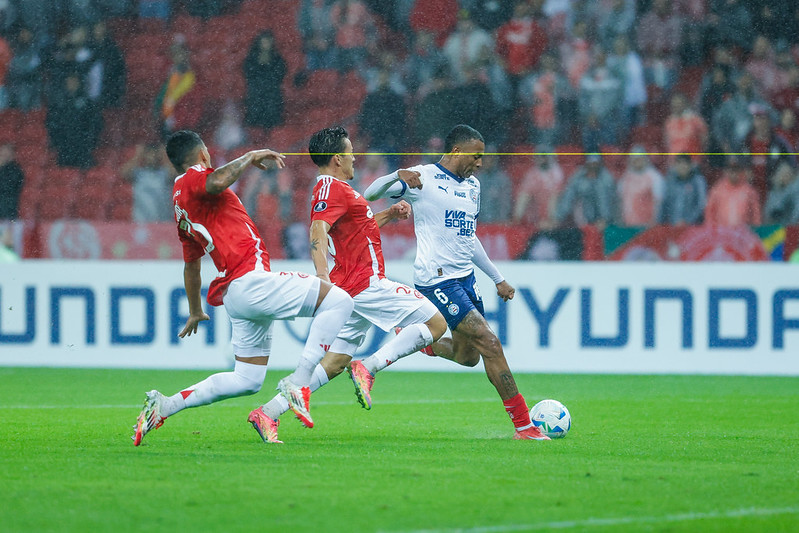 Bahia sofre virada para o Inter e está eliminado da Libertadores, mais jogará a Sul-americana