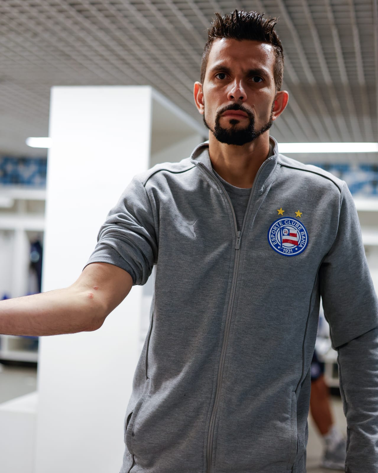 Bahia divulga nota sobre a arbitragem de Bruno Arleu contra o Grêmio