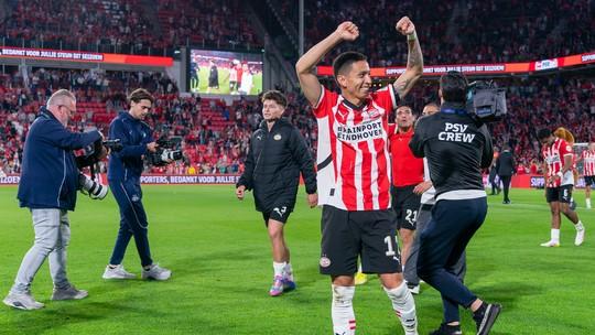 Brasileiro do PSV busca título no domingo