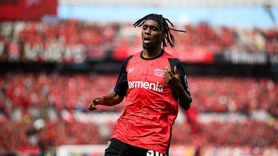 Liverpool mira lateral do Leverkusen