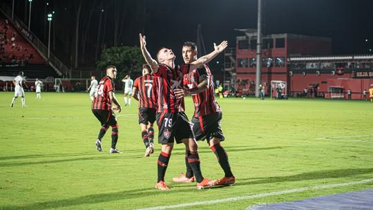 Kayzer: Vitória tem esperança na temporada