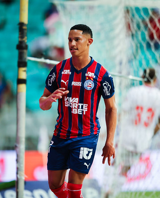 Bahia bate o Náutico e garante primeiro lugar geral
