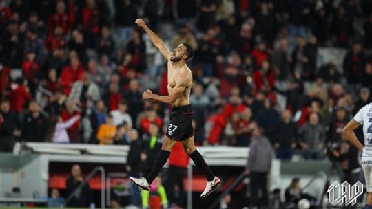 Kardec marca e reacende disputa no Athletico