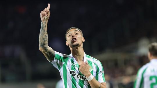 Antony: Lenda do United pede retorno