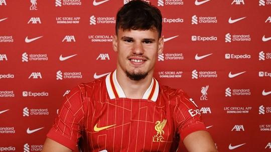 Liverpool Contrata Kerkez: Detalhes da Transferência