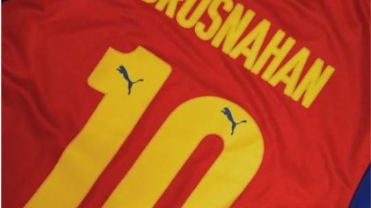Nova camisa do Bahia revelada por atriz