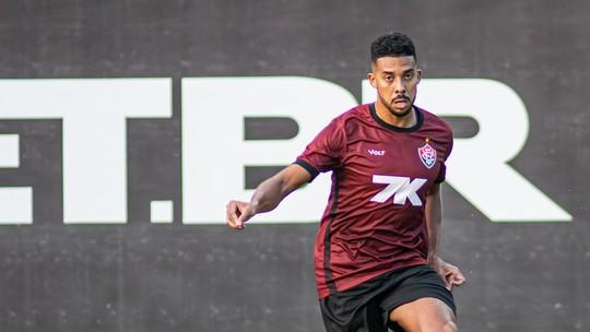 Willian Oliveira volta a treinar com bola