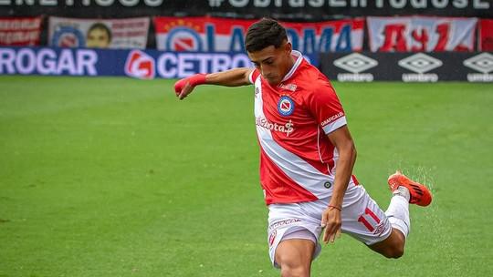 A solução para o Fortaleza? Clube aposta em José Herrera