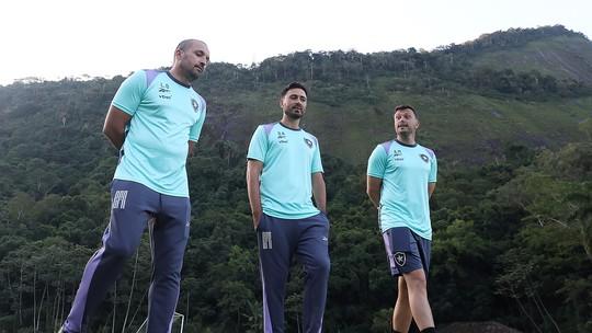 Botafogo: Davide foca em português e desempenho da equipe