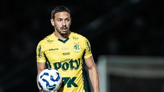Yago Felipe encontra lar no Mirassol