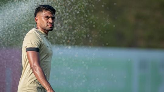 Ronald Lopes fica no Vitória