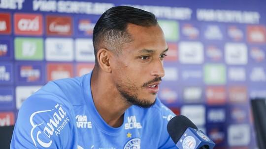David Duarte aproveita chances e se firma