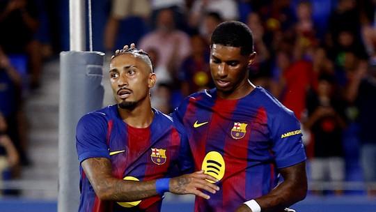 Barcelona atropela Como com show de Raphinha no Gamper