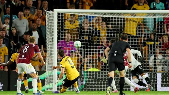 Wolves derrubam West Ham na Copa da Liga