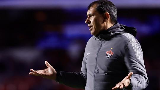 Carille busca reviravolta no Santos