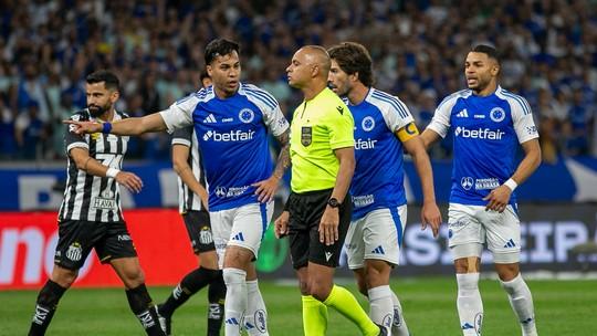 Cruzeiro questiona arbitragem após jogo contra Santos
