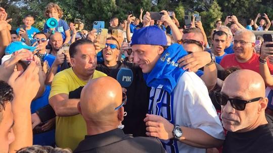 David Luiz agita em chegada ao Chipre
