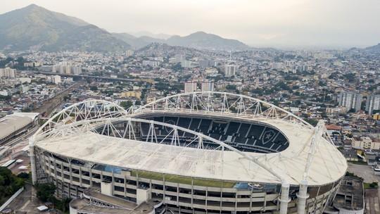 Botafogo e Palmeiras duelam em confronto direto no Brasileirão