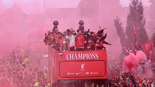 Liverpool lidera previsão da Premier League United enfrenta novo desafio