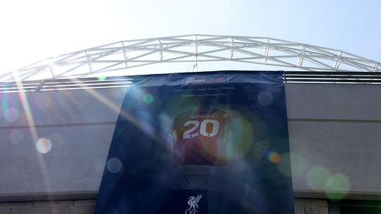 Liverpool vence Crystal Palace e homenageia Jota