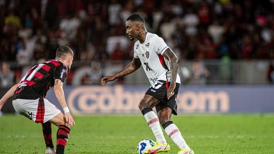 Flamengo atropela Vitória em goleada histórica