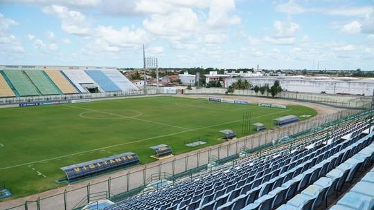Floresta encara Tombense em busca da vitória