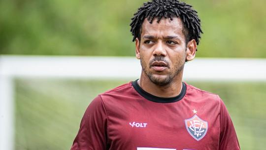 Vitória enfrenta Palmeiras com incertezas na escalação
