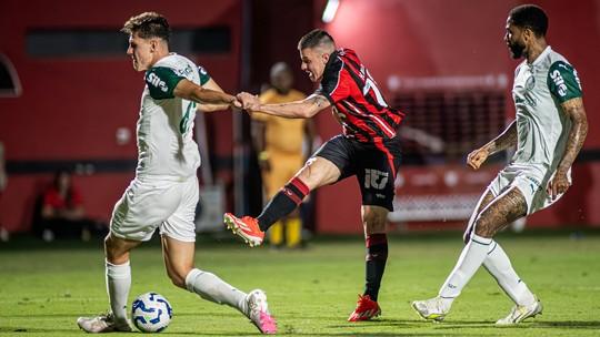 Vitória vacila no final e cede empate ao Palmeiras em