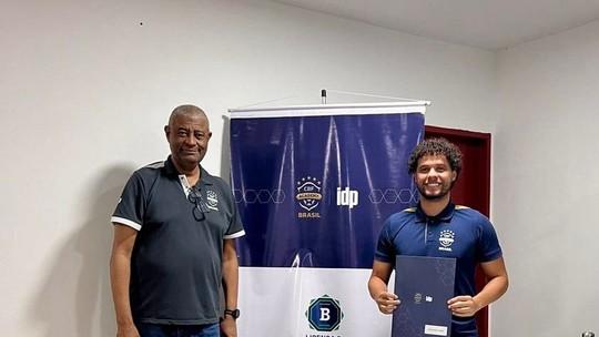 Victor Ferraz agora é técnico
