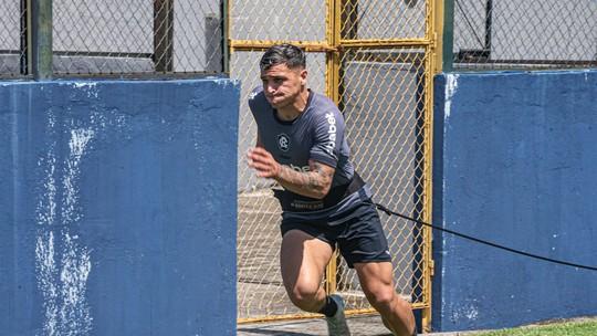 Remo anuncia atacante uruguaio Ferreira