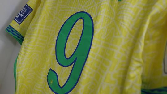 Disputa pela camisa 9 da Seleção esquenta com João Pedro