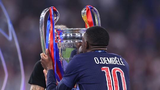 PSG reclama de data do clássico com Bola de Ouro