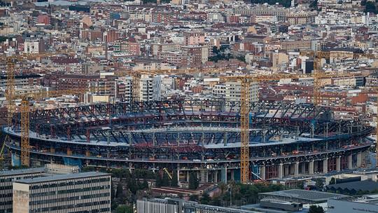 Barça manda jogo no Montjuic