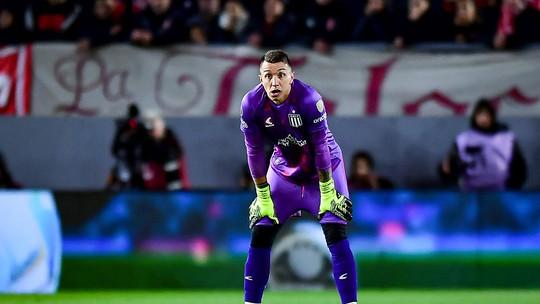 Muslera reforça Estudiantes em retorno à Libertadores
